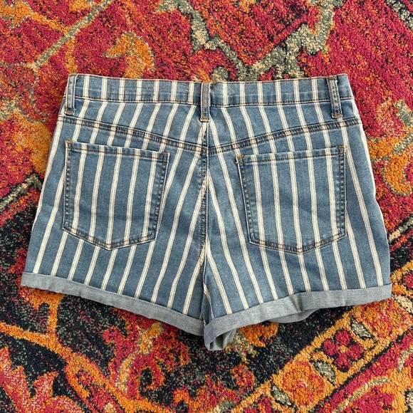 🔥PacSun | Women’s Blue/White Striped The Shortie Denim Shorts rolled hem size 29 - Picture 6 of 12